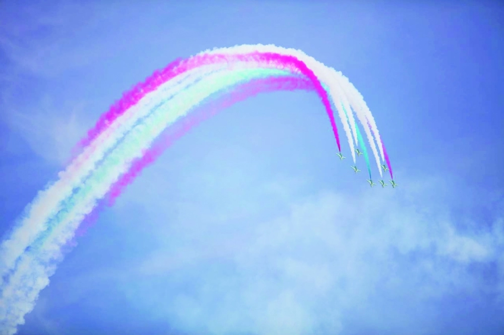 من عروض الصقور السعودية       (مكة)