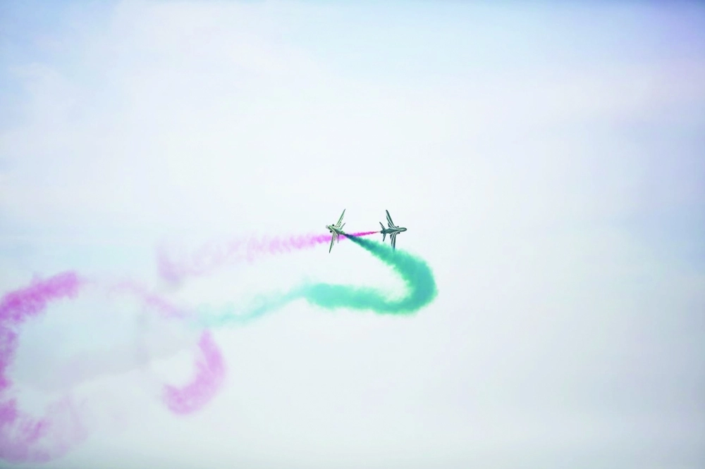        من عروض الصقور السعودية                         (مكة) 