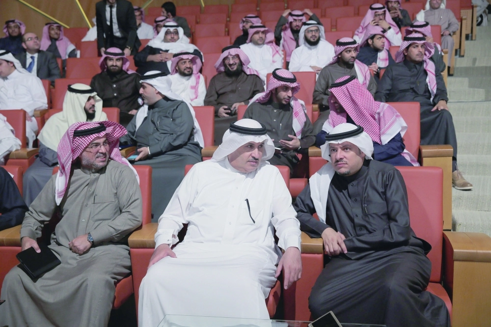 حضور المؤتمر الصحفي  (زياد الرزيزاء) 