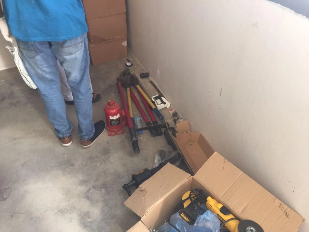 الأدوات المستخدمة في السرقة 