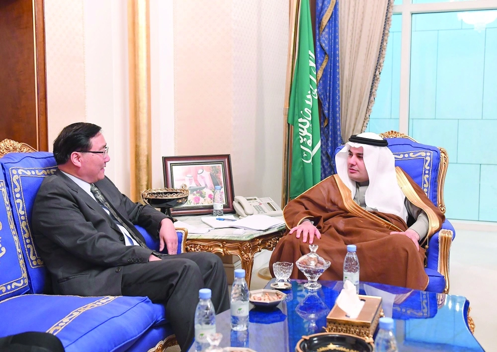 .. ومن مباحثاته مع لي هواشين 