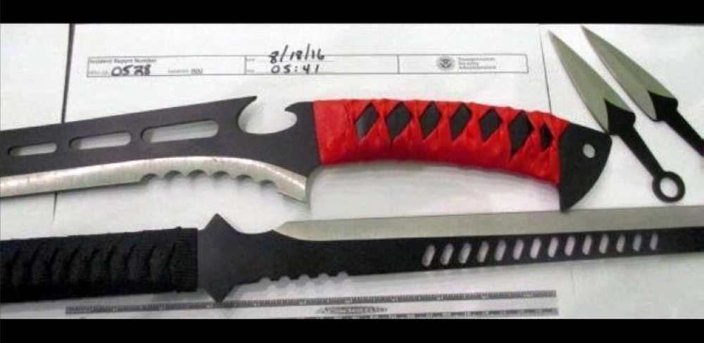 سكاكين وسيوف