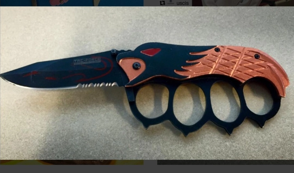 سكين ذات مفصل أصابع