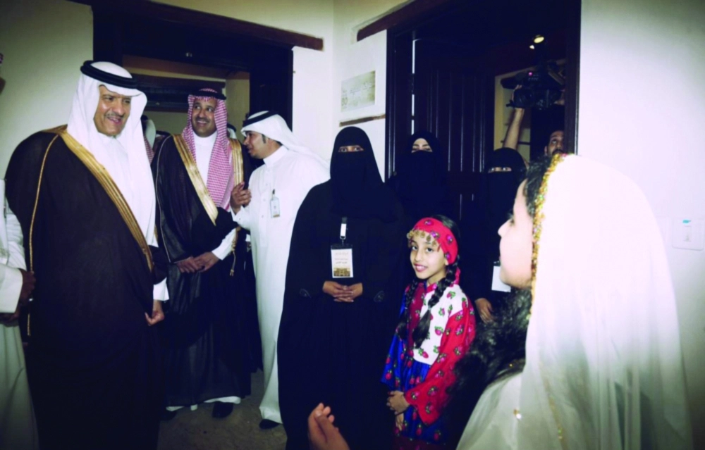 جولة في سوق الليل  (واس)