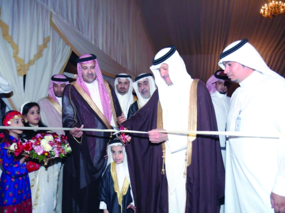 سلطان بن سلمان وفيصل بن سلمان في الافتتاح  (واس)