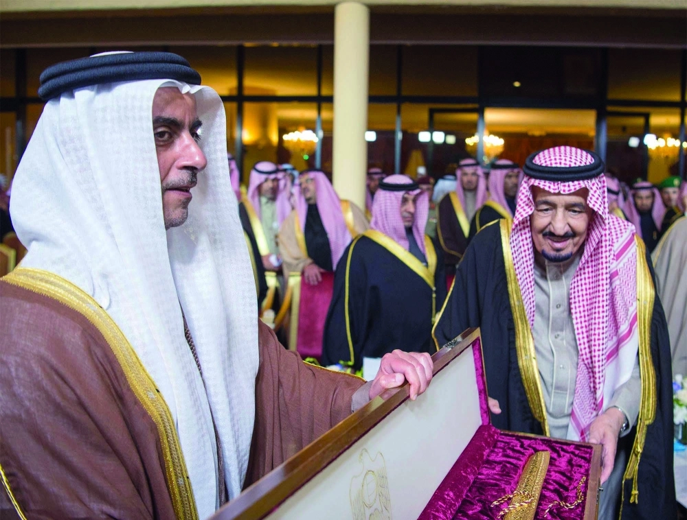 خادم الحرمين والشيخ سيف آل نهيان يسلمان جائزتي الشيخ زايد آل نهيان  