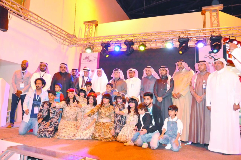  جماعية لعدد من حضور الحملة الخليجية للتوعية عن السرطان  (مكة)