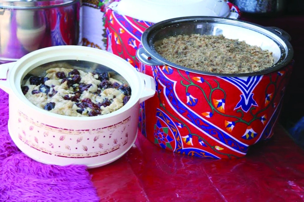 حافظات طعام أم علي                              (واس)