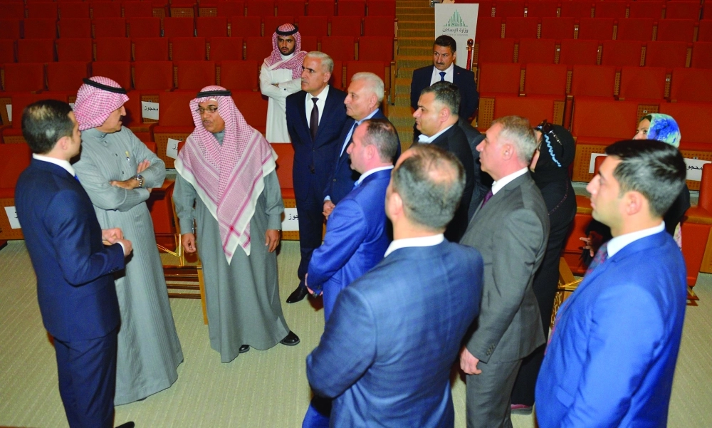 الوفد الأذربيجاني خلال الجولة (واس)