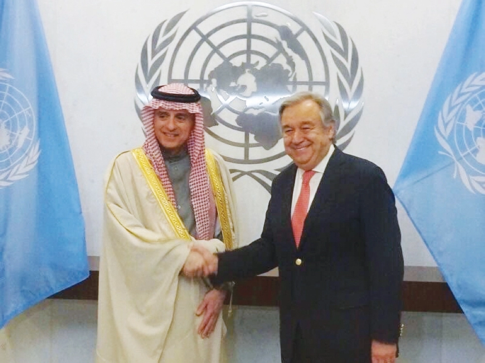 الجبير مصافحا أنطونيو جوتيريس في نيويورك                                                                                                (واس)