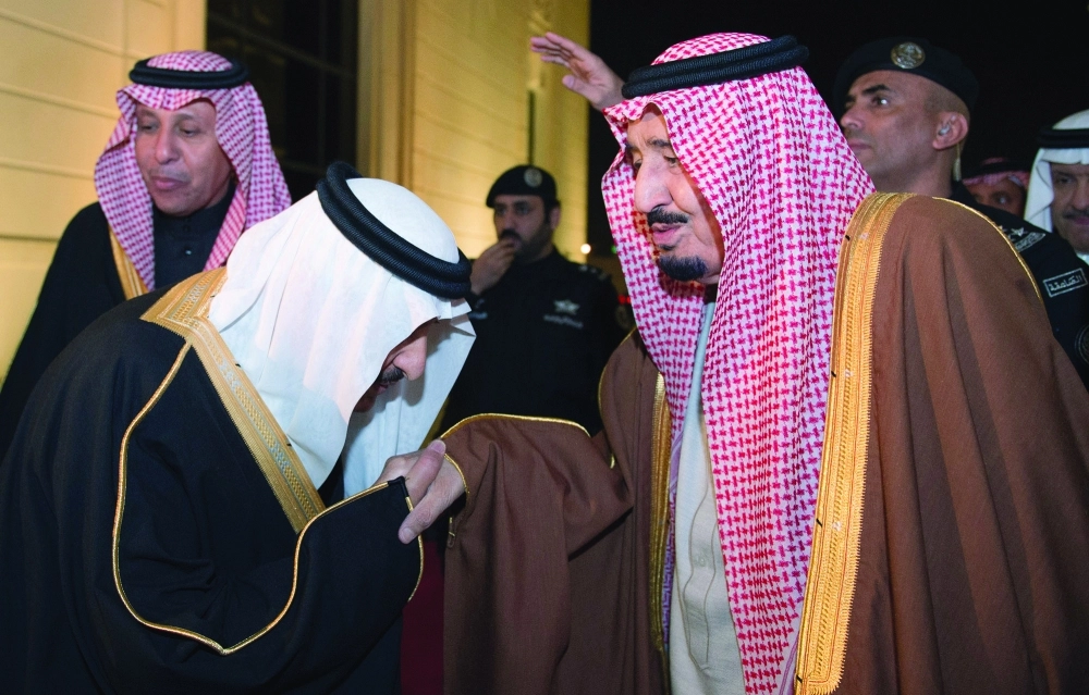 الملك سلمان خلال تشريفه حفل الزواج