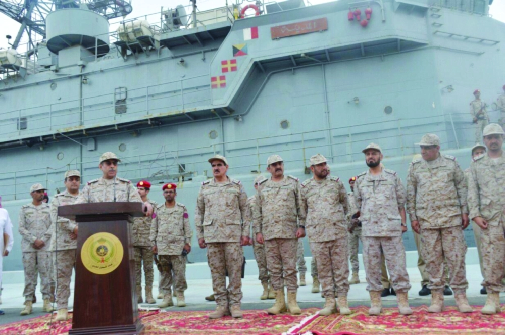 عبدالرحمن البنيان يلقي كلمته لأفراد الفرقاطة