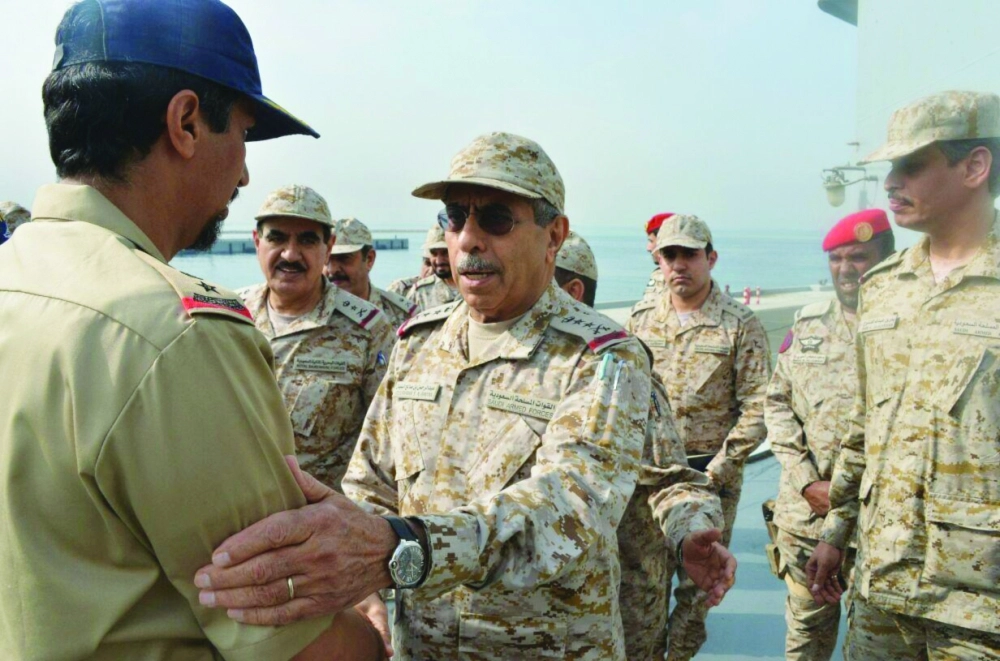 عبدالرحمن البنيان مستقبلا أفراد الفرقاطة