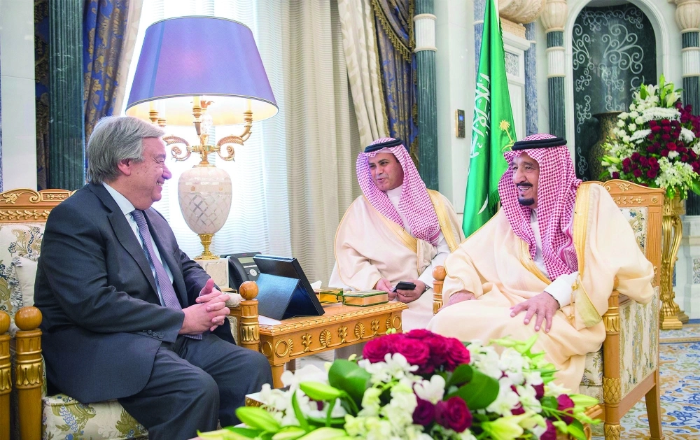 خادم الحرمين يستعرض مع جوتيريس جهود الأمم المتحدة