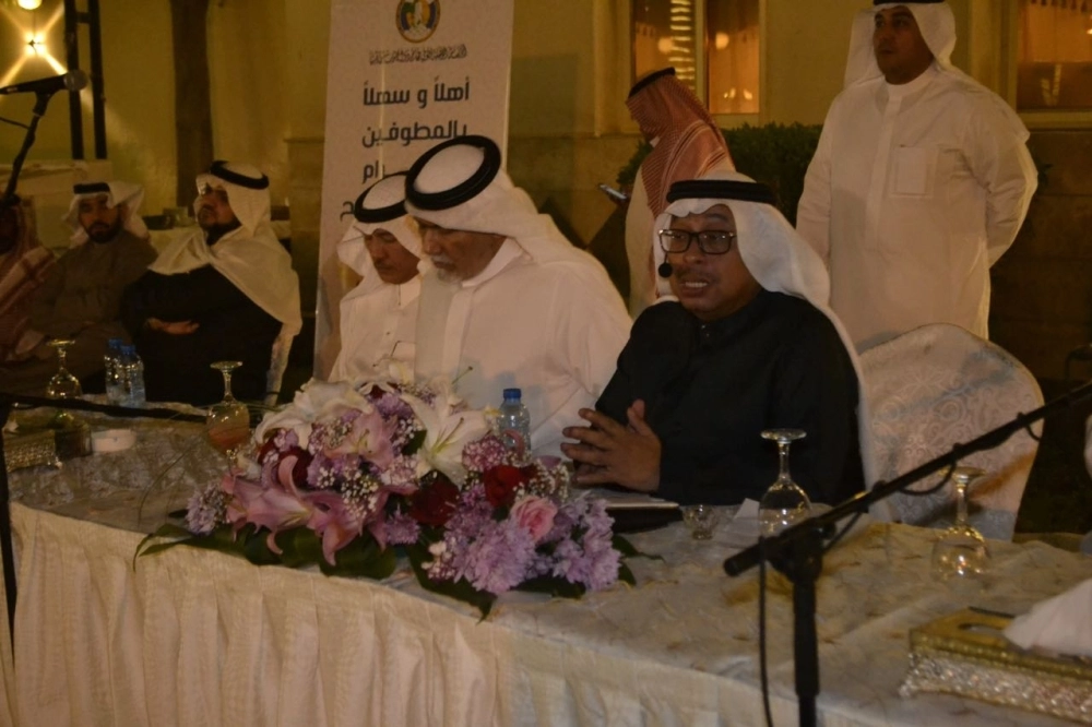 رئيس المؤسسة متحدثا للمطوفين