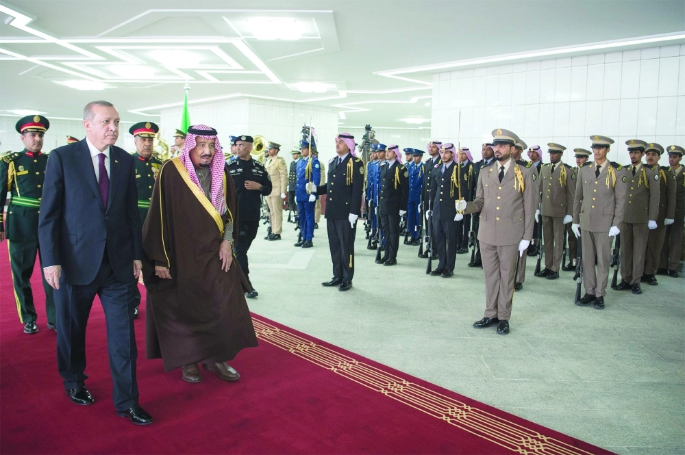 .. وخلال مراسم الاستقبال واستعراض حرس الشرف