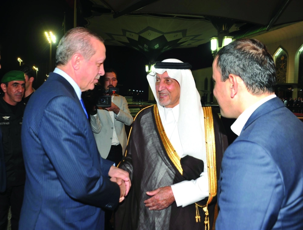 خالد الفيصل لدى استقباله الرئيس التركي  (واس)