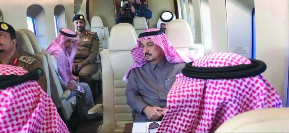 فيصل بن بندر في الطائرة العمودية (مكة)