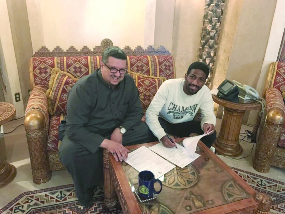 .. وهنا يجدد مع فيصل بن تركي         (إعلامي النصر)