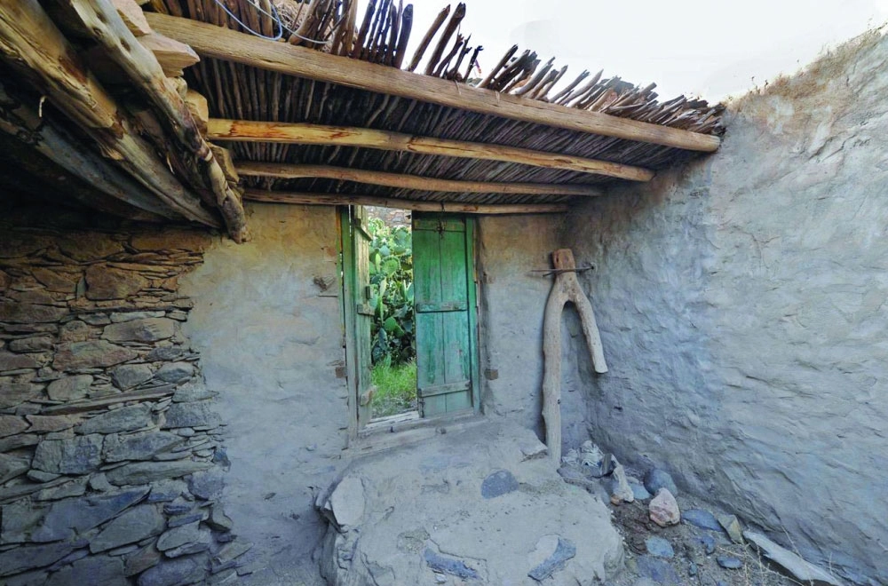 من استخدامات الشجرة قديما في عسير (واس)