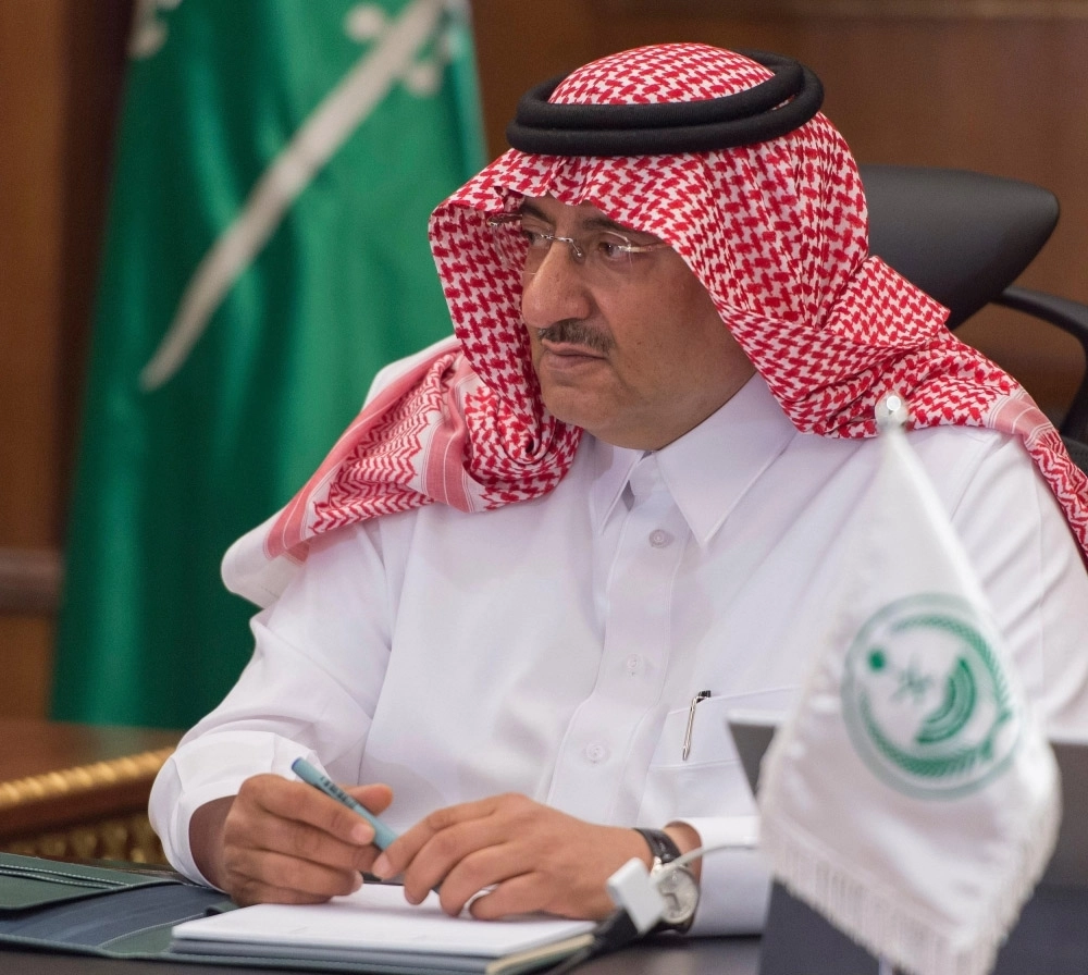 نائب خادم الحرمين مدشنا خدمة سلامة اليوم (واس)