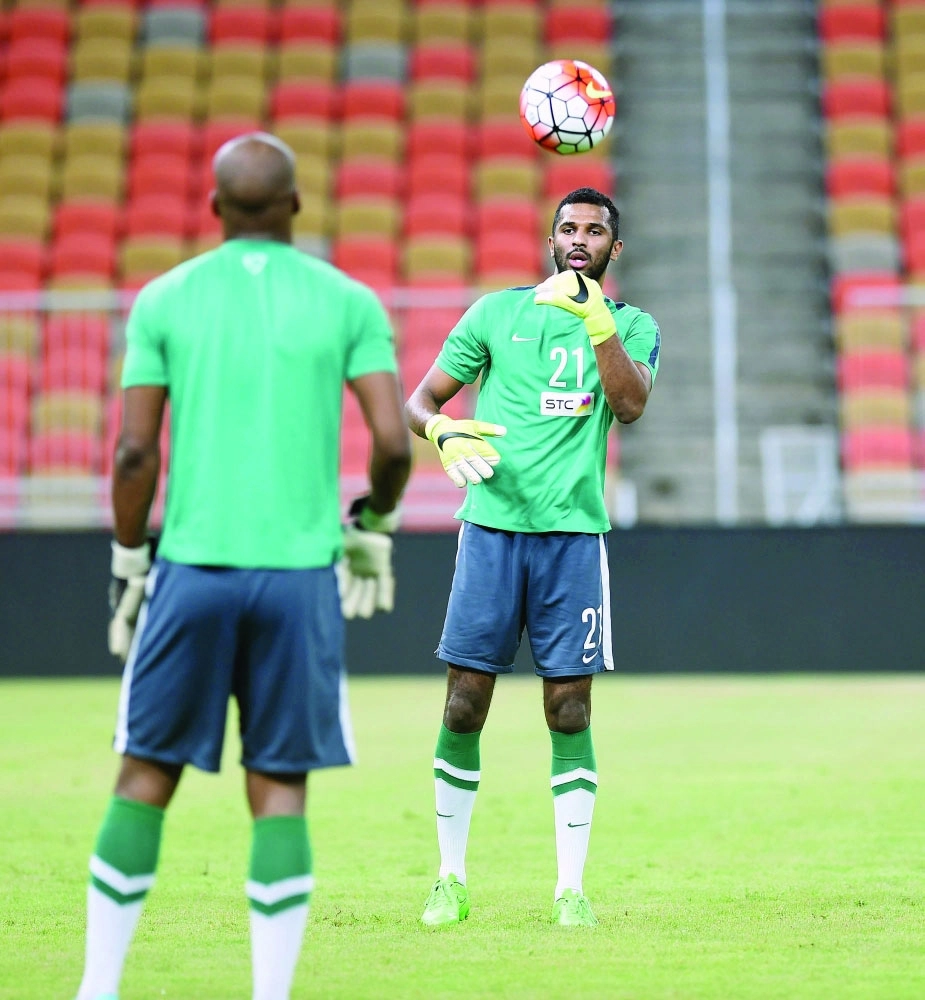 محمد العويس                                         (مكة)