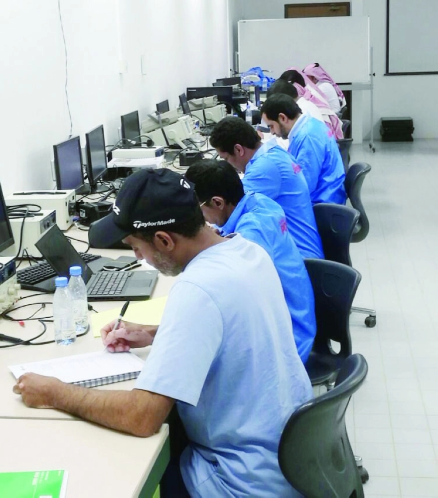  مجموعة مدربين في إحدى الدورات                                 (مكة)