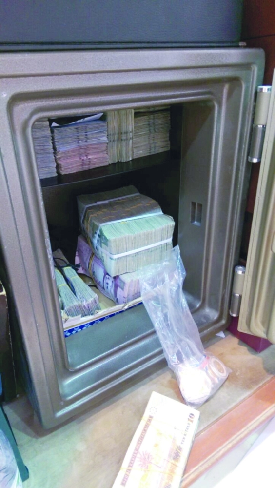 مبالغ مالية مضبوطة من عمليات تستر تجاري                       (مكة)