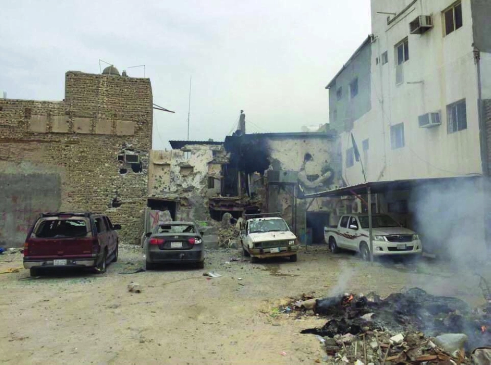 آثار عملية إطلاق النار على مطلوبين في العوامية                                        (واس)