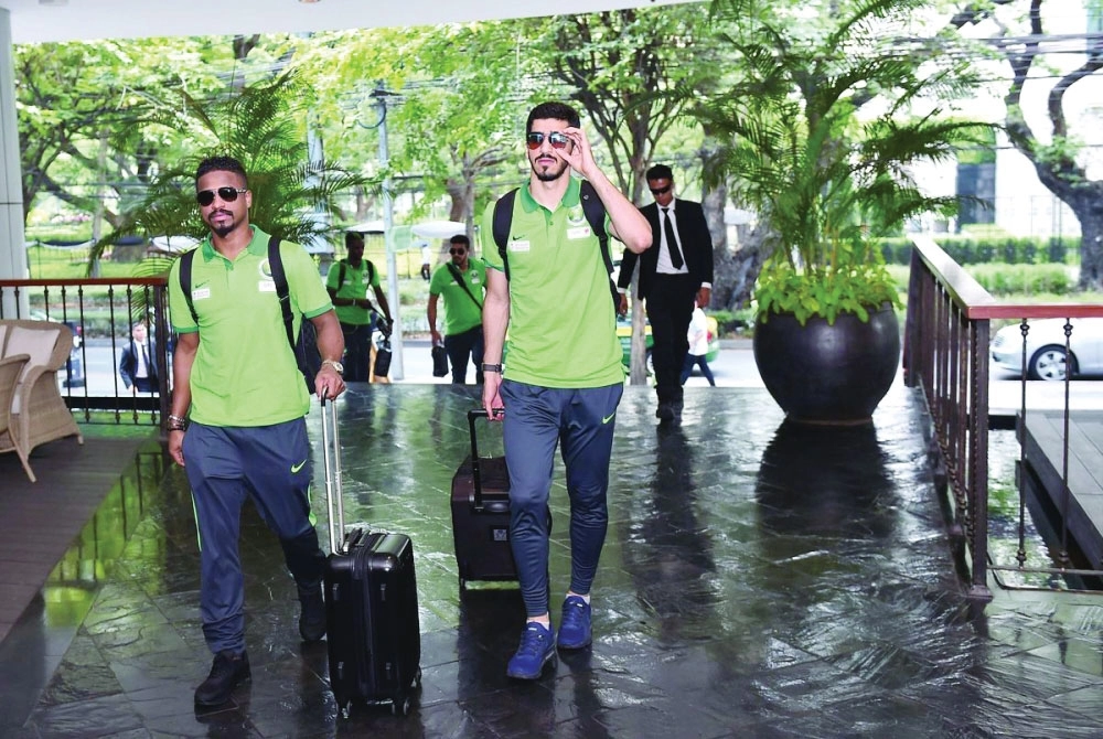 بعثة الأخضر داخل الفندق