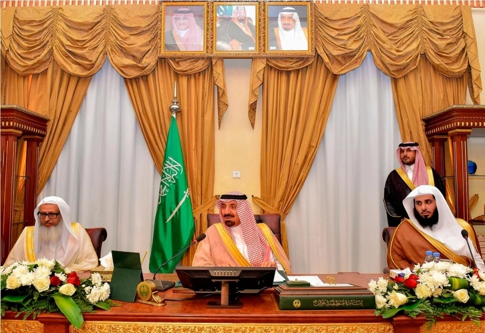 جلوي بن عبدالعزيز في مجلس المنطقة  (واس)