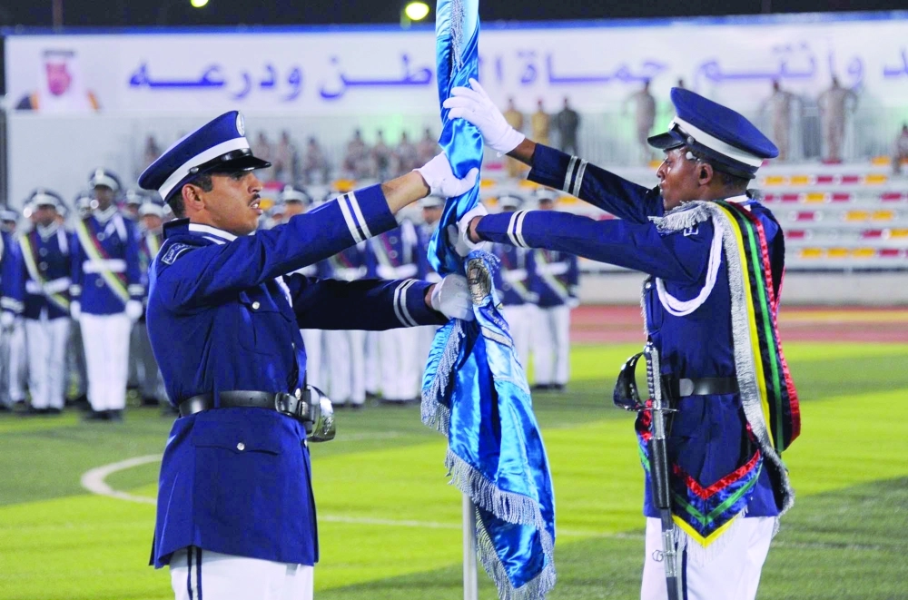 تسليم الراية من الرقيب السلف إلى الرقيب الخلف