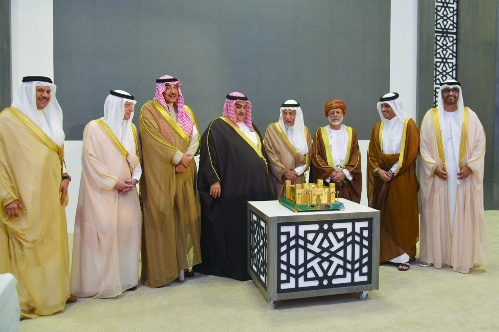 من تدشين مركز الأمير سعود الفيصل للمؤتمرات بالرياض                              (زياد الرزيزاء)