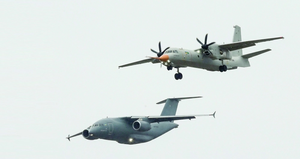 أنتونوف تحلق في سماء أوكرانيا                                                                    (إ ب أ)