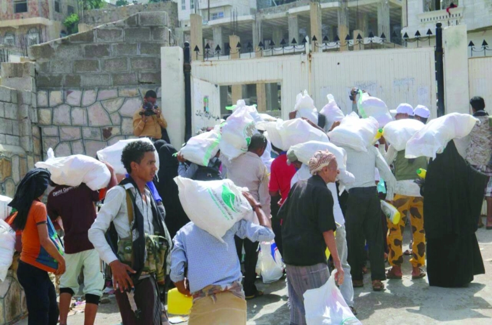 مساعدات سعودية بمدينة تعز في اليمن 