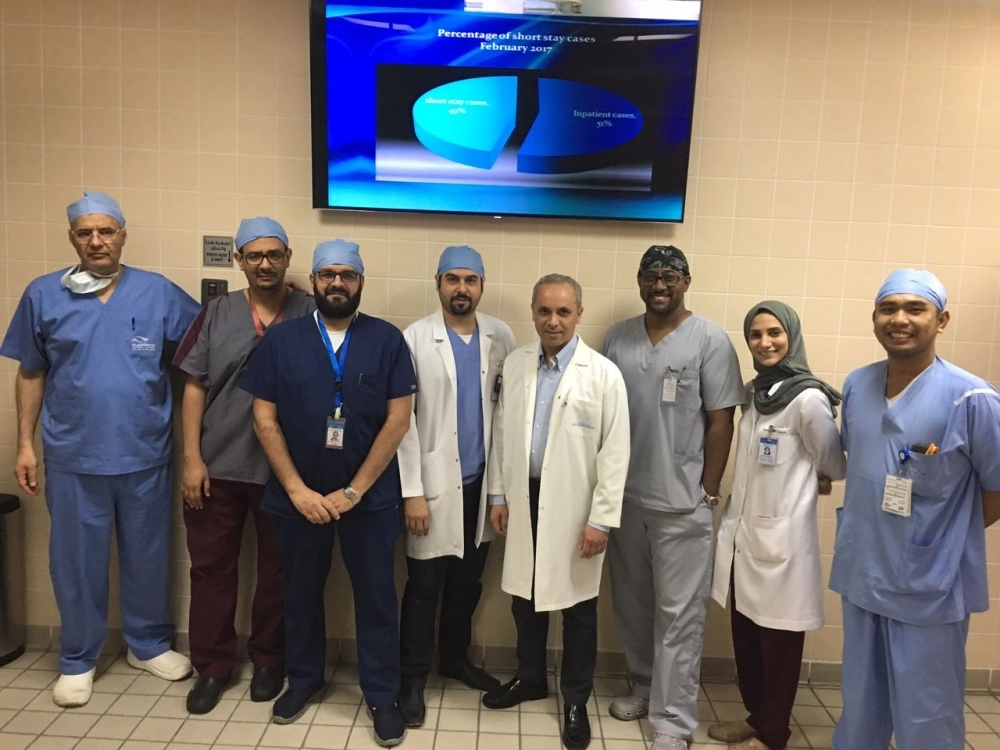 الفريق بعد إجراء العملية (مكة)