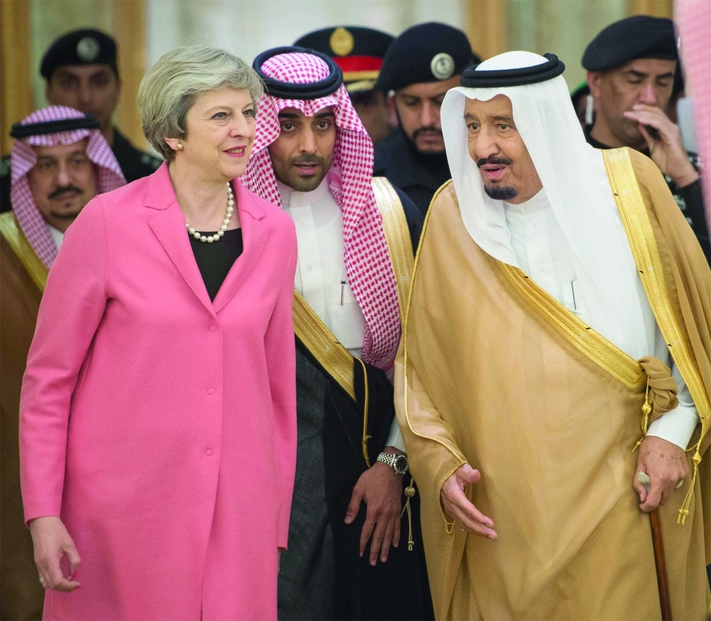 خادم الحرمين مستقبلا رئيسة وزراء بريطانيا