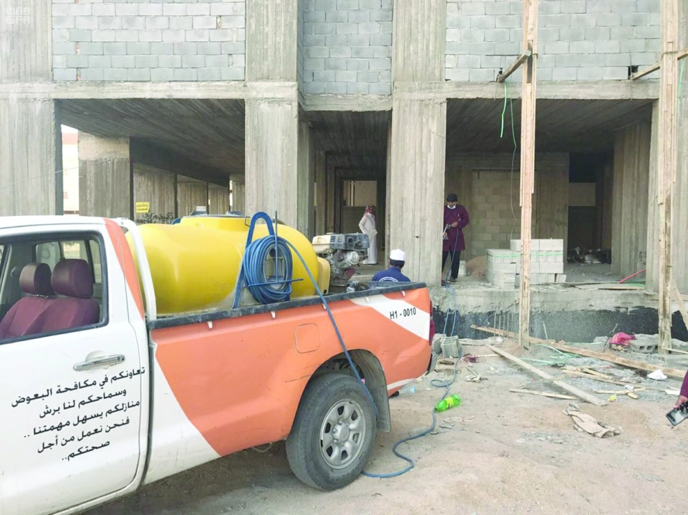 فرق المكافحة ترش مبنى تحت الإنشاء أخيرا                (مكة)