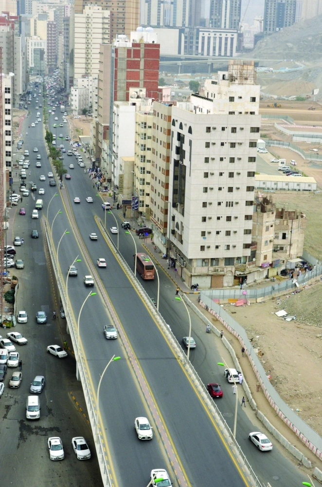 شارع رئيسي مرتبط بمركزية الحرم المكي   (عبدالمحسن دومان)