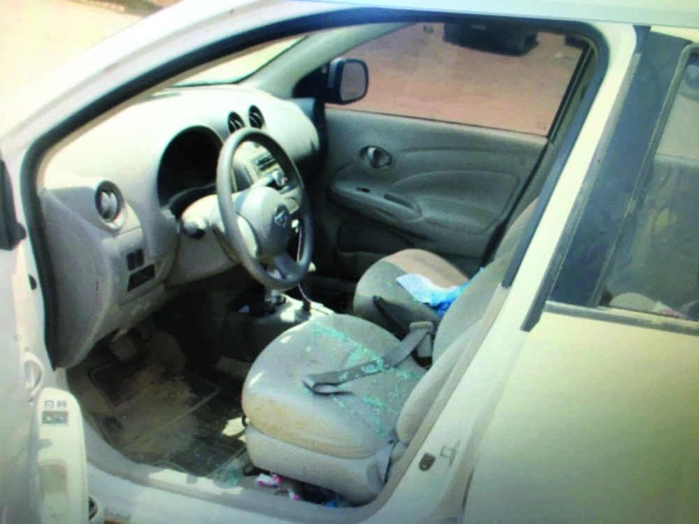 إحدى المركبات التي تعرضت للسرقة من قبل الوافدين (مكة)