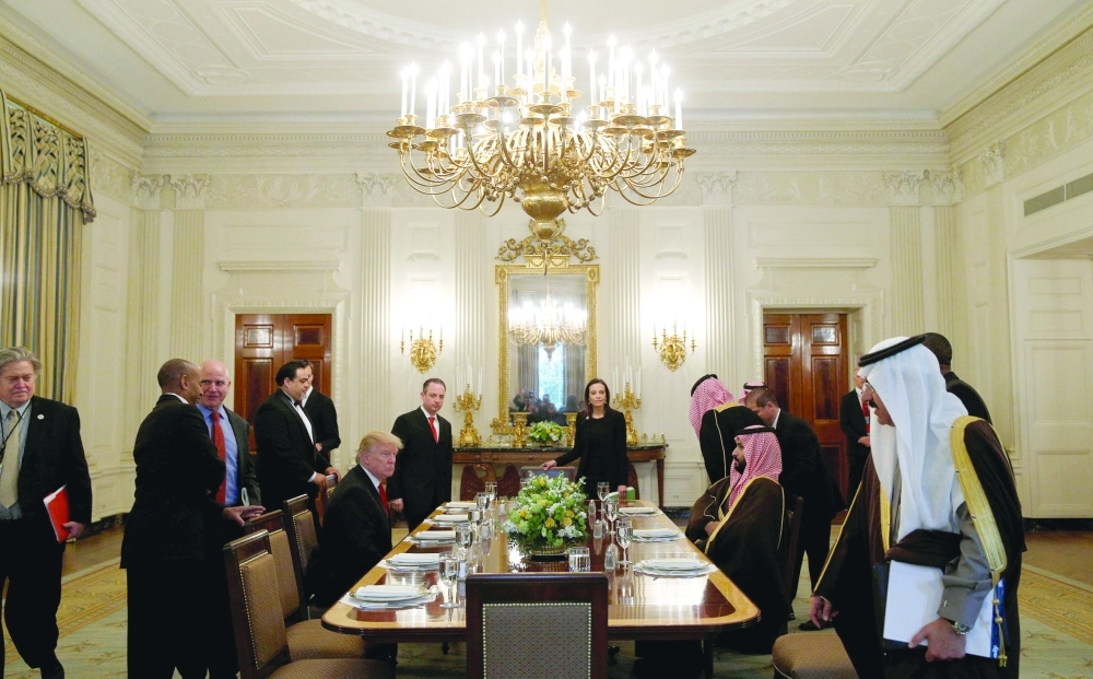 الأمير محمد بن سلمان أثناء لقاء الرئيس ترمب في البيت الأبيض الشهر الماضي                                                                                  (مكة)