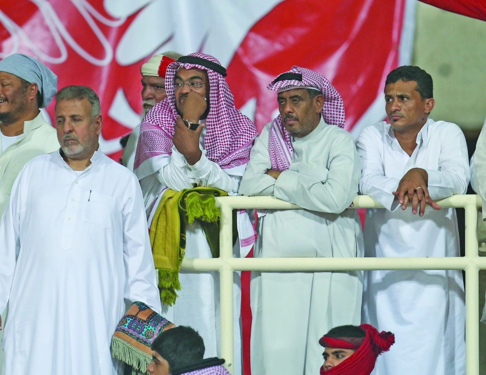 الحزن والدهشة تملكا جمهور الوحدة عقب الخسارة من الفتح                                                                     (مكة)