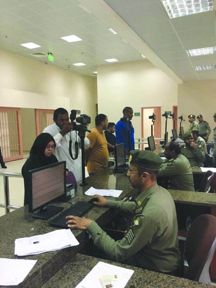 مغادرون ينهون إجراءاتهم بإيواء الشميسي (مكة) 