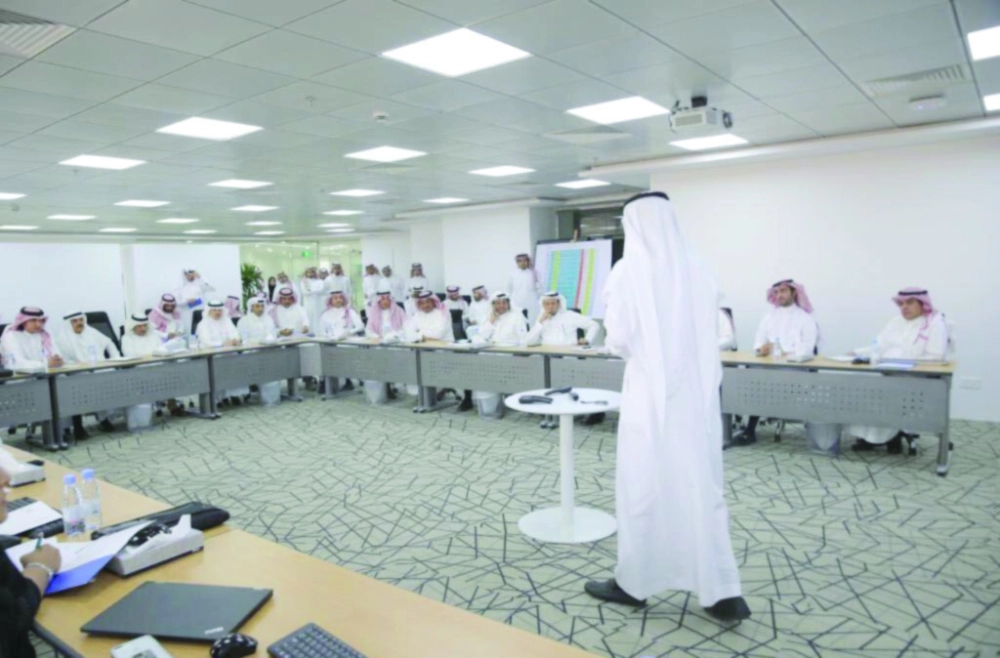 من لقاء الغفيص أمس برئيس وأعضاء هيئة الصحفيين                     (مكة)