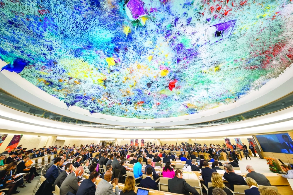 ممثلو الدول وهيئات ومنظمات دولية في مؤتمر للدول المانحة لليمن بجنيف أمس                                                                                (إ ب أ)