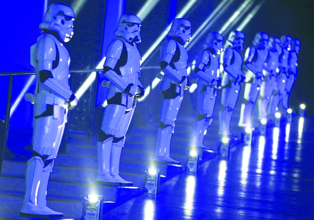 مشهد من حرب النجوم  (رويترز)