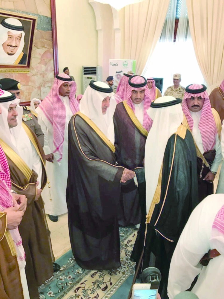 خالد الفيصل خلال الجولة 