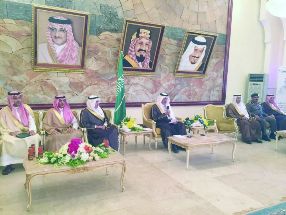 خالد الفيصل خلال الجولة 