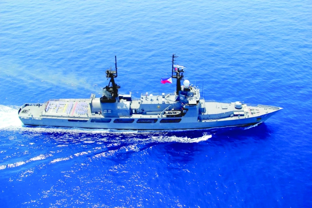 سفينة حربية                                                (مكة)