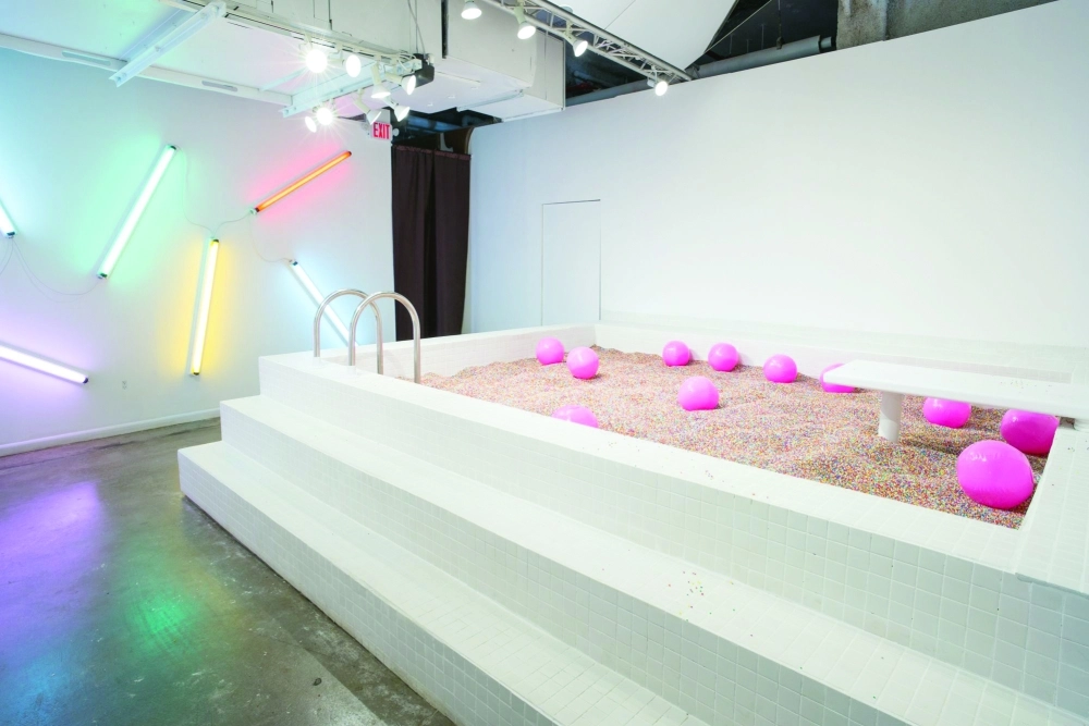 جانب من المعرض ( Straits Times)